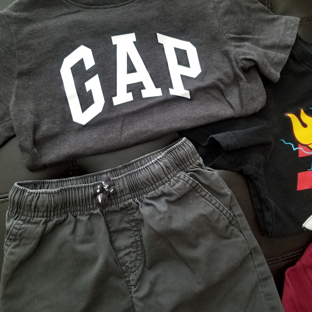 ❗Boy Toddler Clothing Bundle 5T❗ - Picture 3 of 3